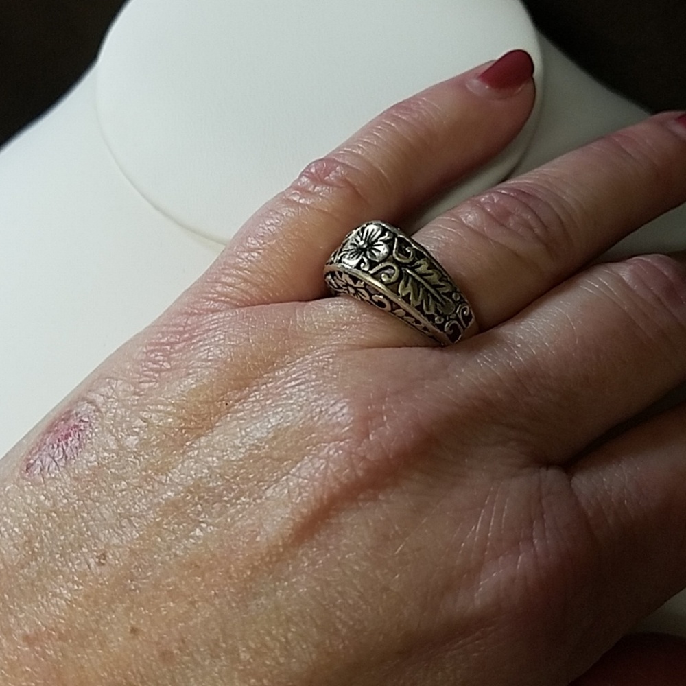 Sterling Silver Ring - Picture 2 of 3